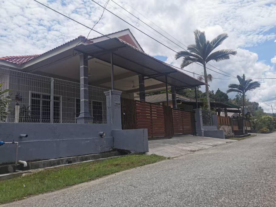 Z&F D' Setia Kkb Muslim Homestay - Strictly For Muslims Only Kuala Kubu Bharu Exterior foto